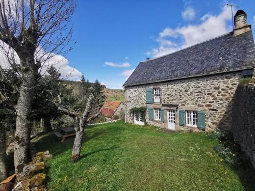 Maison cantalienne typique