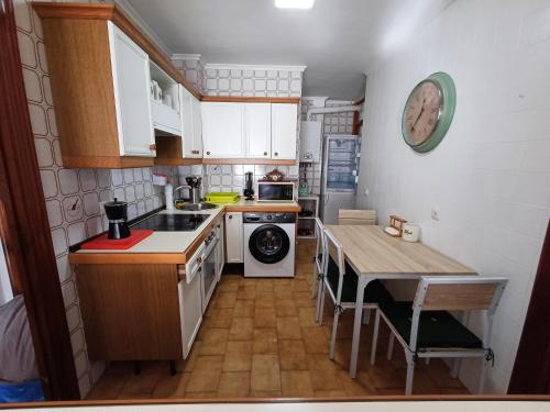 Η κουζίνα ή μικρή κουζίνα στο apartamento gran Vía