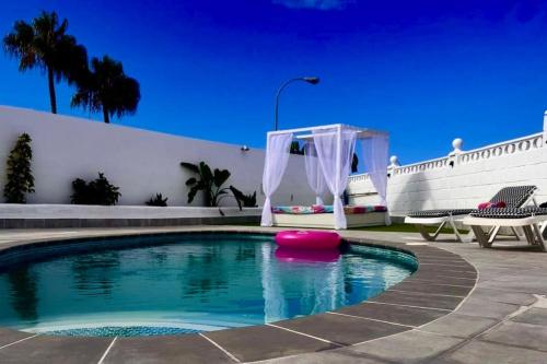 Villa Sueño Azul With a heated swimming pool