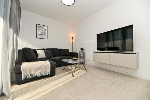 MAV Apt, New, Modern, near old town, free parking