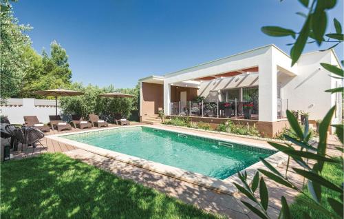 3 Bedroom Amazing Home In Pomer