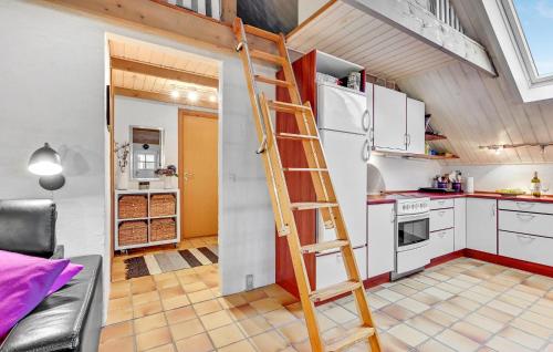 Η κουζίνα ή μικρή κουζίνα στο Stunning Home In Roslev With Kitchen