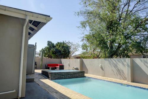 Πισίνα στο ή κοντά στο Amour Luxury Villas- Lerato Villa