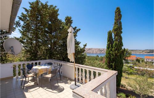 Lovely Apartment In Rab With Kitchen