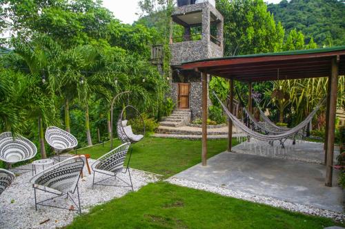 Κήπος έξω από το Villa Tayrona