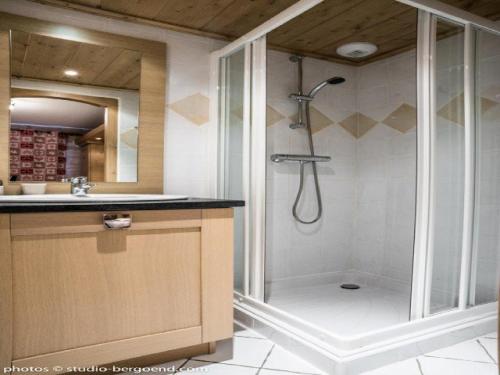 Salle de bains dans l'établissement Résidence Iseran - ISERAN 21B MAE-9971