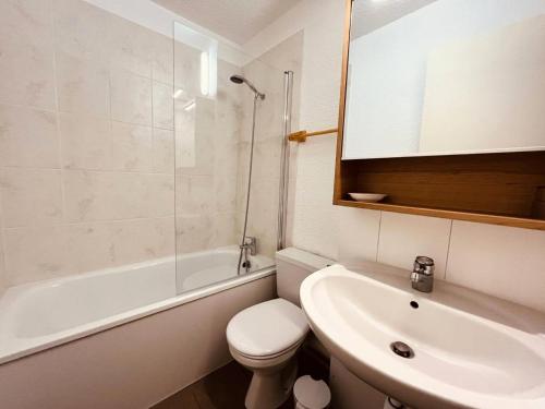 Ένα μπάνιο στο Résidence La Boussole - Studio pour 2 personnes de 20m² MAE-0381
