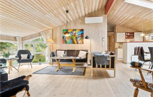 Ruang duduk di Holiday Home Harestien Brovst