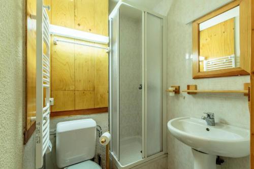 Ένα μπάνιο στο Résidence La Pendule - PENDULE 02 MAE-6961