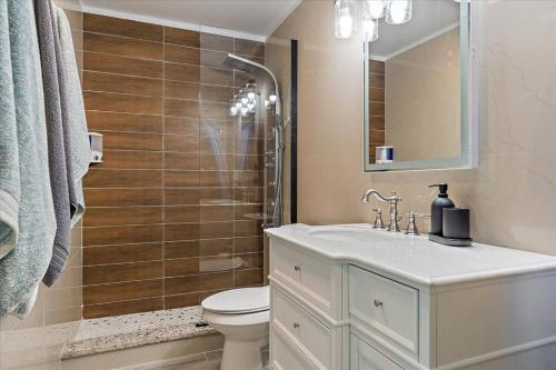 Ένα μπάνιο στο Cheerful 2 Bedroom