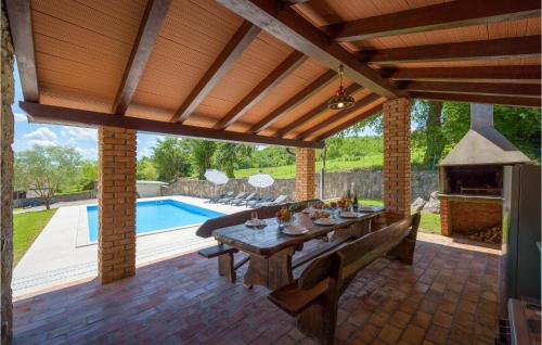 Fotografie z fotogalerie ubytování Holiday Home Potpican Jakomici v destinaci Potpićan