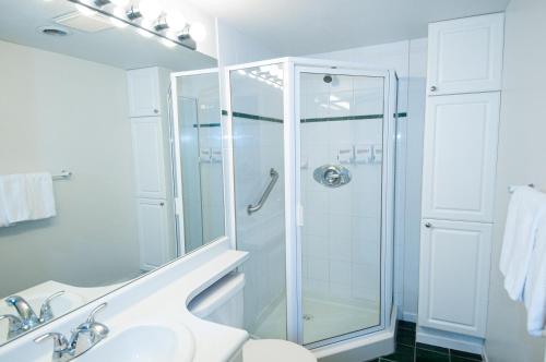 Koupelna v ubytování Bear Lodge Two Bedroom by MVA