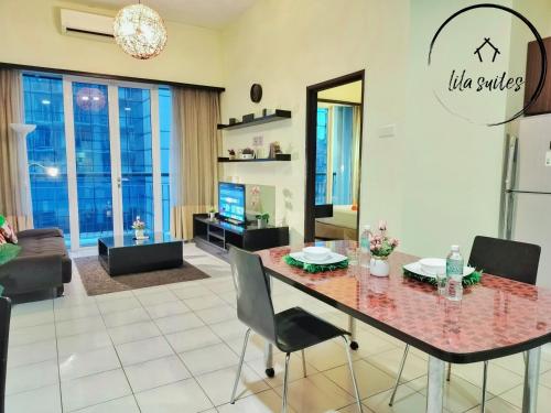 Χώρος καθιστικού στο Lila Suites Seri Bukit Ceylon