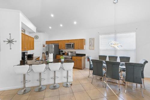 Lux 6BrVilla -Pool&ResortAmenities -10mins to Parks photo 16