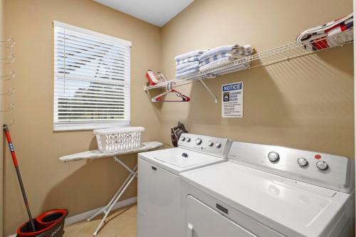 Lux 6BrVilla -Pool&ResortAmenities -10mins to Parks photo 28