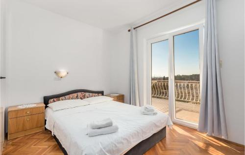 2 Bedroom Nice Apartment In Rab