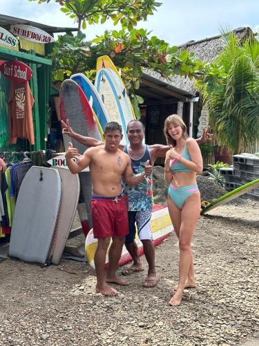 Επισκέπτες που μένουν στο Albergue Casa de Olas - Eco Rustic Hostel