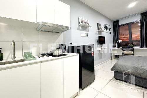 KLIA-KLIA 2, Comfy Studio, Horizon Suites Sepang-Dengkil by Flexihome-MYにあるキッチンまたは簡易キッチン