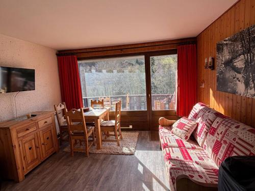 Studio cosy proche pistes ski avec parking et râtelier à skis - FR-1-692-105