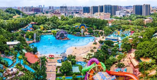 an aerial view of a water park at Sheraton Guangzhou Panyu in Guangzhou