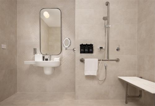 Ένα μπάνιο στο Hilton Melbourne Little Queen Street