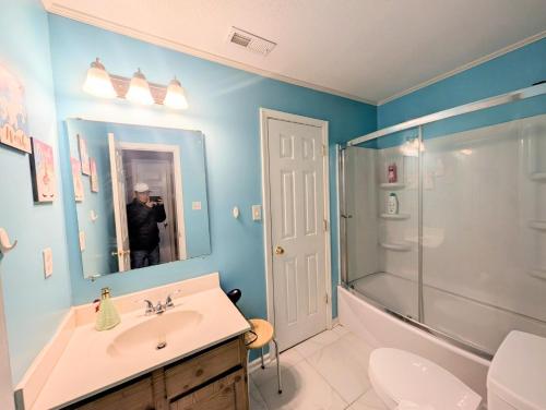 Ένα μπάνιο στο The US National Whitewater Center Entire Home