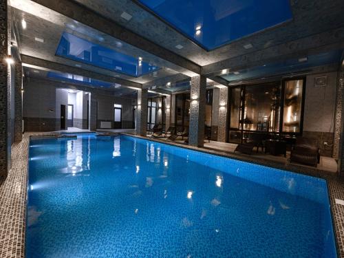 Πισίνα στο ή κοντά στο Baden-Baden Hotel Tashkent