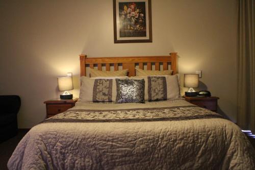 Letto o letti in una camera di Bayview Motel Rosebud/Rye
