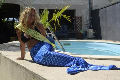 Grande chambre avec 4 lits pour 4 à 5 personnes