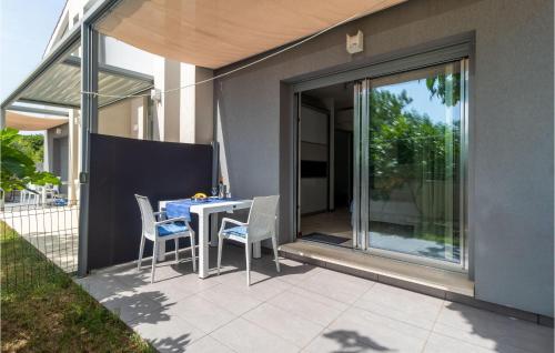 Nice Apartment In Rab With House Sea View
