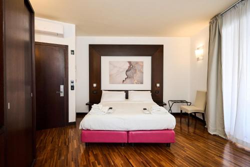 Gemini Rooms