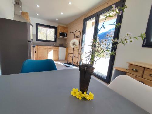 Φωτογραφία από το άλμπουμ του Le Bois Cosy appartement 4 étoiles 6 personnes, ACCES SKI ALPE D'HUEZ GRAND DOMAINE A 3 K M σε Allemont