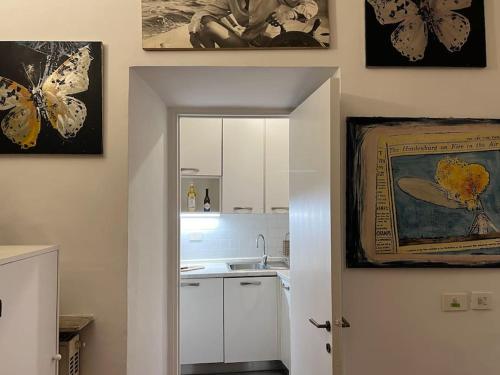 Renaissance Square, Bright Apt