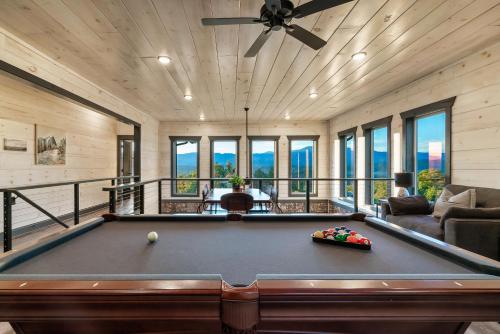 Infinity Vista Retreat - 5BR, Smoky Mountain Views Pool, HotTub photo 5