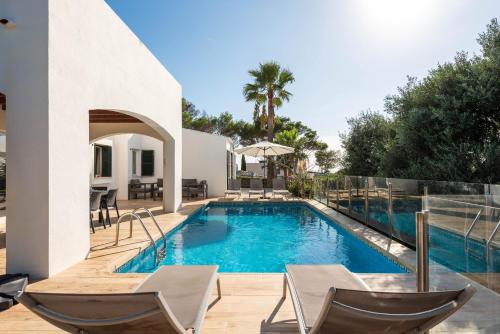 Gallery image of Villa Los Remos in Binibeca