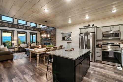 Infinity Vista Retreat - 5BR, Smoky Mountain Views Pool, HotTub photo 28