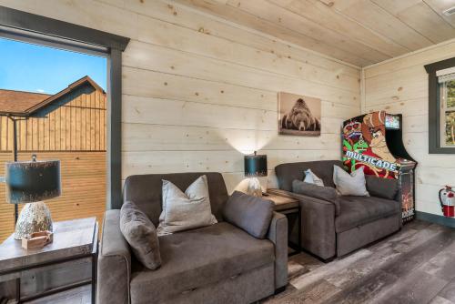 Infinity Vista Retreat - 5BR, Smoky Mountain Views Pool, HotTub photo 15
