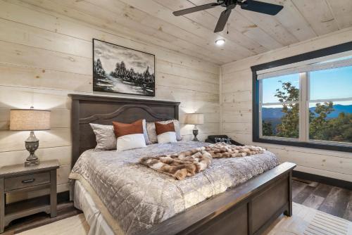 Infinity Vista Retreat - 5BR, Smoky Mountain Views Pool, HotTub photo 18