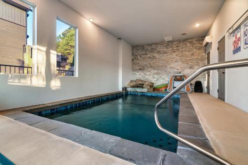 Infinity Vista Retreat - 5BR, Smoky Mountain Views Pool, HotTub photo 36
