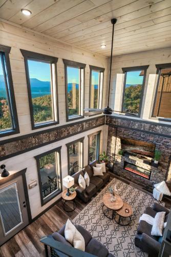 Infinity Vista Retreat - 5BR, Smoky Mountain Views Pool, HotTub photo 33