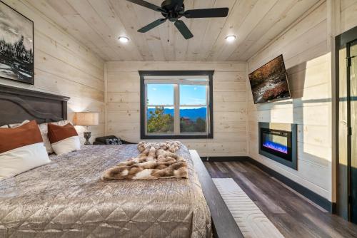Infinity Vista Retreat - 5BR, Smoky Mountain Views Pool, HotTub photo 17