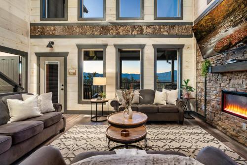 Infinity Vista Retreat - 5BR, Smoky Mountain Views Pool, HotTub photo 31