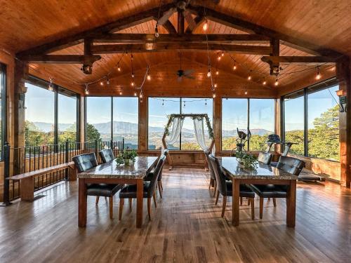 Infinity Vista Retreat - 5BR, Smoky Mountain Views Pool, HotTub photo 12