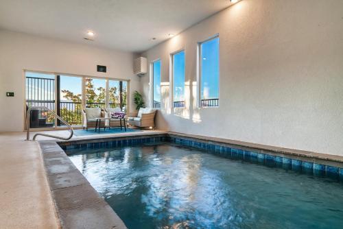 Infinity Vista Retreat - 5BR, Smoky Mountain Views Pool, HotTub photo 37
