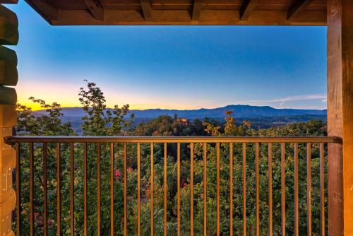 Infinity Vista Retreat - 5BR, Smoky Mountain Views Pool, HotTub photo 39