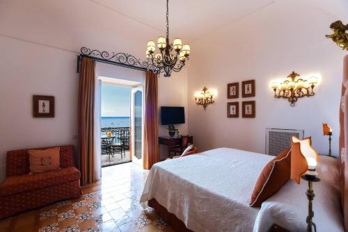 Una cama o camas en una habitación de Buca Di Bacco