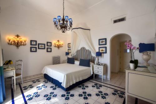 Una cama o camas en una habitación de Buca Di Bacco