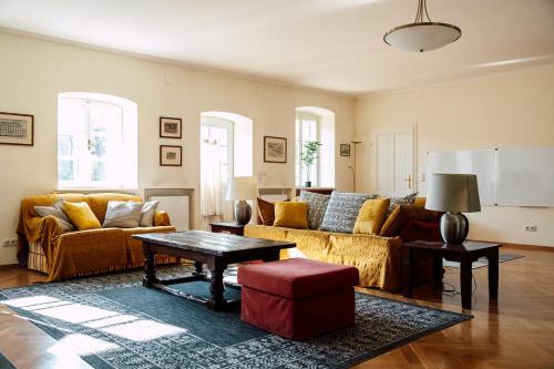 Großräumige Ferienwohnung auf Gut Petronell