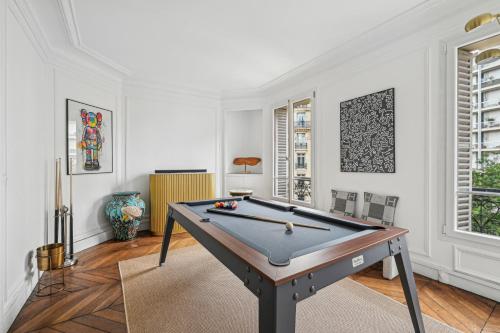 Duplex avec billard à côté de la Tour Eiffel !