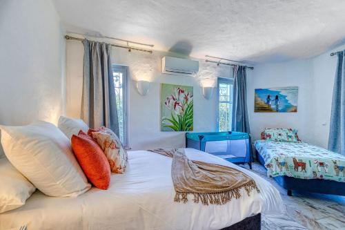 Golfinhos - MAGNIFICENT & SPACIOUS 5 BEDROOM VILLA
